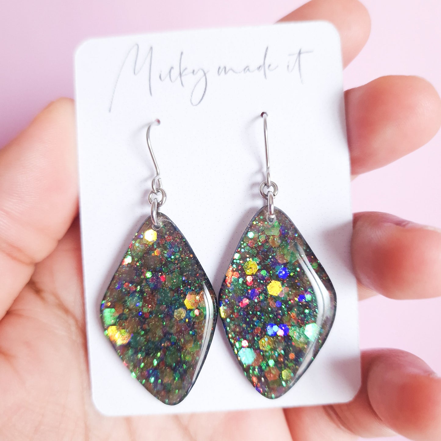Micky made it Galene (hooked edition) earrings in Salem black glitter mix with iridescent sparkles